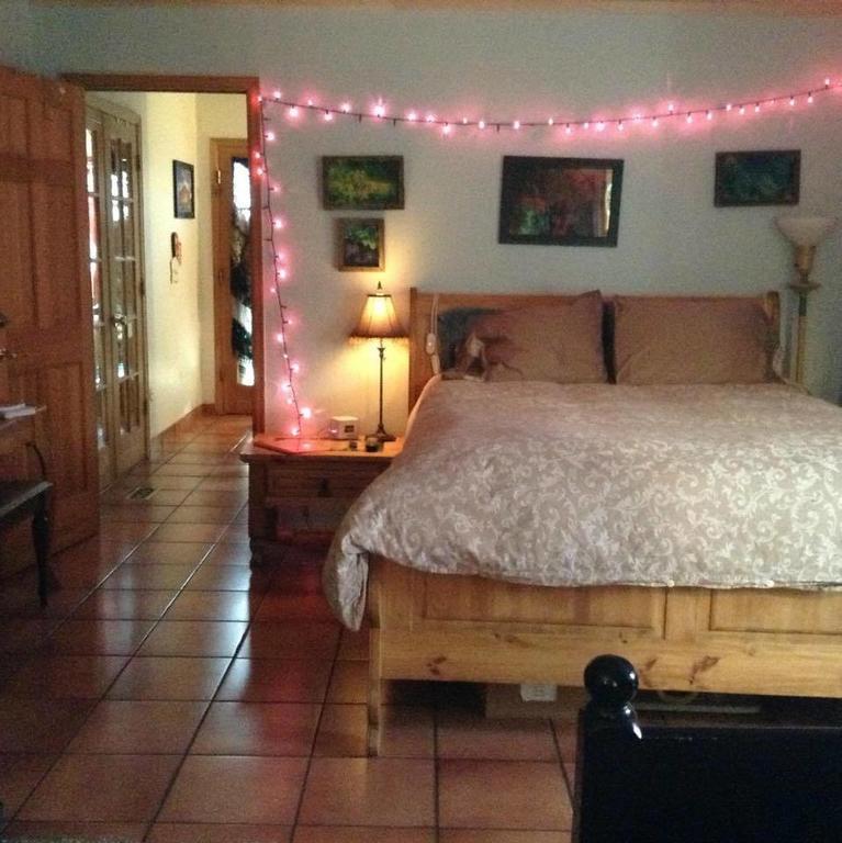 Mystic Portal 420 Guesthouse Colorado Springs Chambre photo