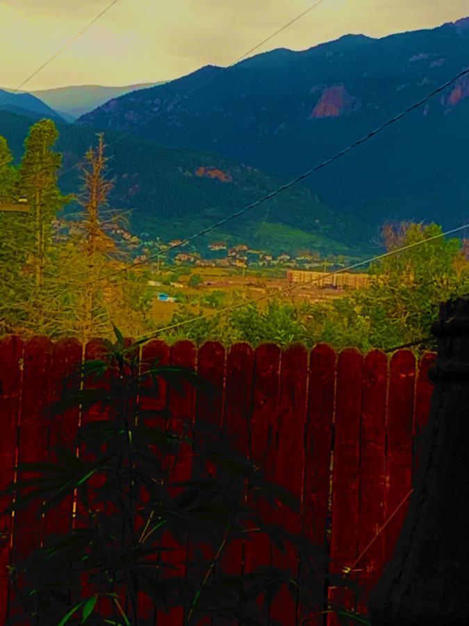 Mystic Portal 420 Guesthouse Colorado Springs Extérieur photo